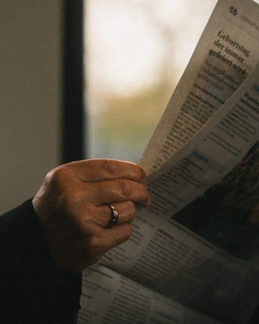 Уютное лобби отеля с мягкими креслами и естественным освещением